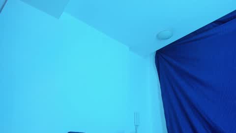Snapshot of emiily15_ chatting on January 8, 6:52 pm Emi online show from January 8, 6:52 pm