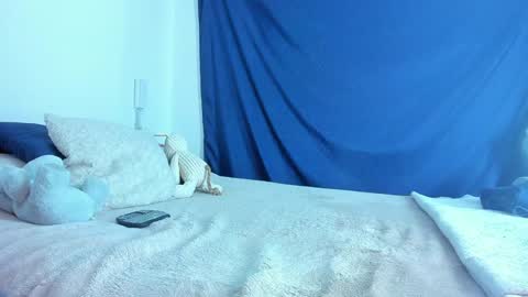 Snapshot of emiily15_ chatting on January 28, 5:46 pm Emi online show from January 28, 5:46 pm