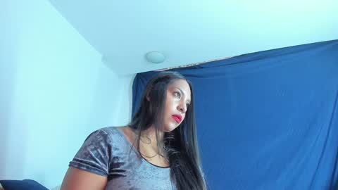 Snapshot of emiily15_ chatting on January 29, 5:56 pm Emi online show from January 29, 5:56 pm