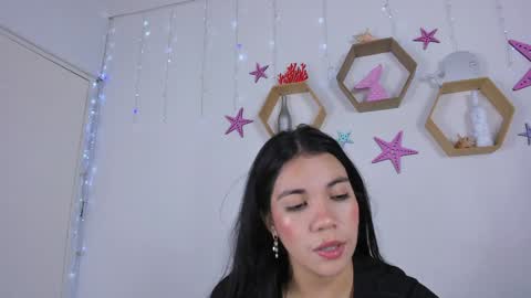 Snapshot of emiily_parkerr chatting on December 18, 3:04 am Emily online show from December 18, 3:04 am