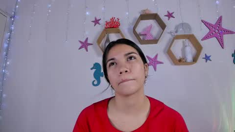 Snapshot of emiily_parkerr chatting on February 22, 2:50 am Emily online show from February 22, 2:50 am