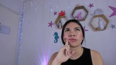 Snapshot of emiily_parkerr chatting on March 5, 2:57 am Emily online show from March 5, 2:57 am