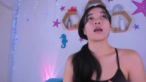 Snapshot of emiily_parkerr chatting on September 19, 3:27 am Emily online show from September 19, 3:27 am