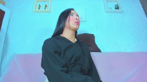 Snapshot of emiily_s chatting on January 31, 12:07 pm Emily online show from January 31, 12:07 pm