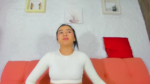 Snapshot of emiily_s chatting on December 27, 12:01 pm Emily online show from December 27, 12:01 pm
