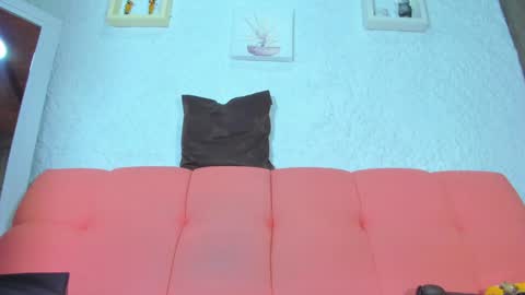 Snapshot of emiily_s chatting on January 21, 12:07 pm Emily online show from January 21, 12:07 pm