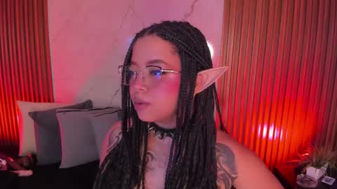 Snapshot of emiilycollins1 chatting on March 6, 10:15 pm online show from March 6, 10:15 pm