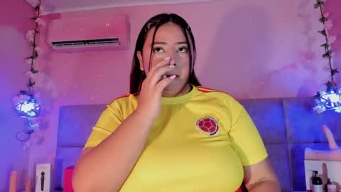 Emiily Grace online show from May 31, 12:00 pm
