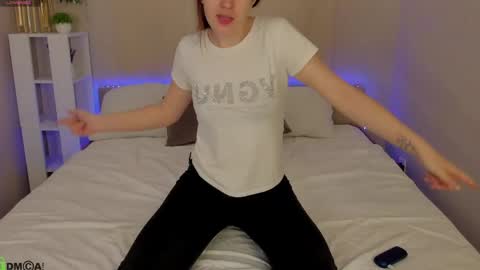 Emilia online show from May 7, 1:43 am