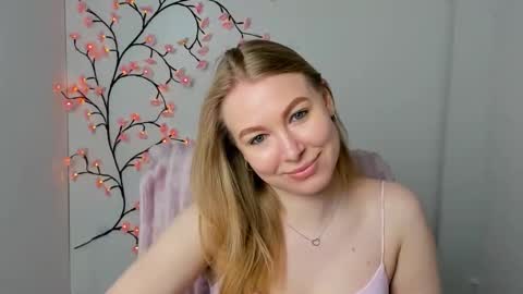 Emilia online show from May 6, 5:44 am