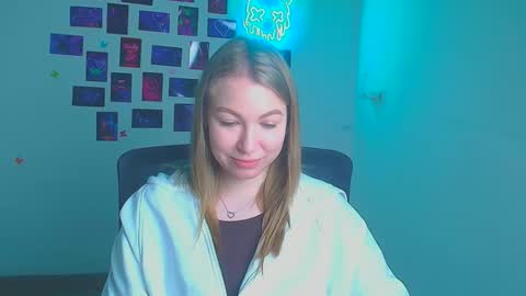 Emilia online show from April 20, 5:43 am