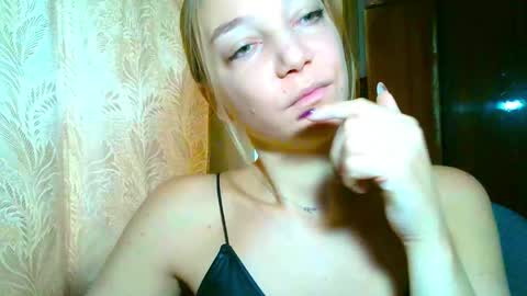 Emilly online show from November 26, 6:36 am