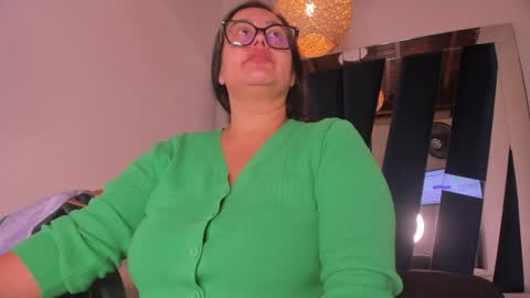 Snapshot of emily18__ chatting on January 28, 6:07 pm Emily online show from January 28, 6:07 pm