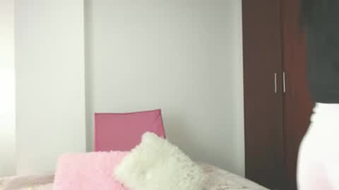 Snapshot of emily_414 chatting on January 16, 1:36 pm Dayana online show from January 16, 1:36 pm