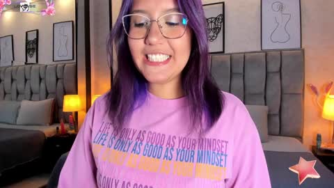 Snapshot of emily_5weet chatting on January 14, 3:53 am Emily online show from January 14, 3:53 am
