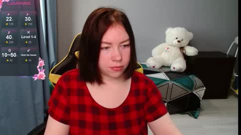 Snapshot of emily_amorre chatting on September 9, 2:11 am Emily 3 online show from September 9, 2:11 am