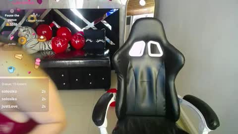 emily_cooper_t online show from February 14, 10:01 pm