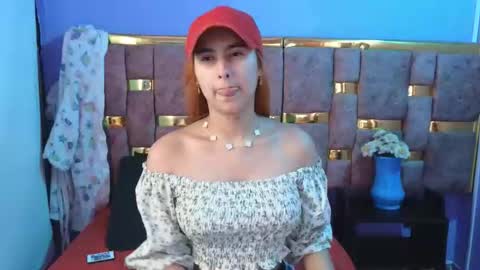 Snapshot of emily_fox_3 chatting on September 23, 2:32 am emily fox 3 online show from September 23, 2:32 am