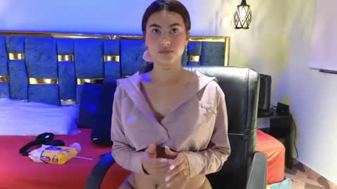 Snapshot of emily_fox_3 chatting on September 11, 4:02 am emily fox 3 online show from September 11, 4:02 am