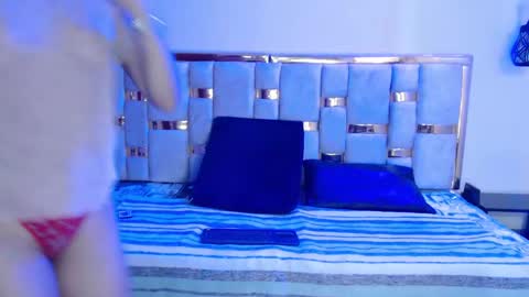 Snapshot of emily_fox_3 chatting on January 31, 12:18 pm emily fox 3 online show from January 31, 12:18 pm