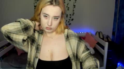 EMILY online show from November 4, 2:27 am