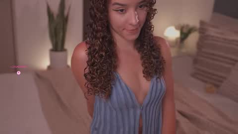 Juliana online show from March 16, 11:30 pm