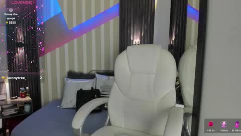 Emily online show from December 5, 2:51 pm