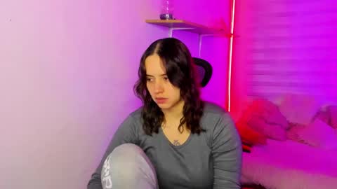 emily_lindey online show from November 19, 3:39 am