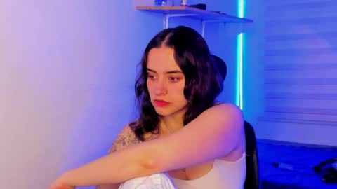 emily_lindey online show from October 29, 3:33 am