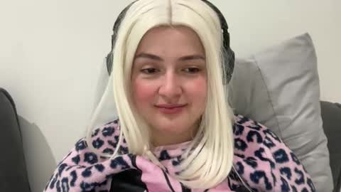 emily_morning_dew online show from January 7, 8:18 am