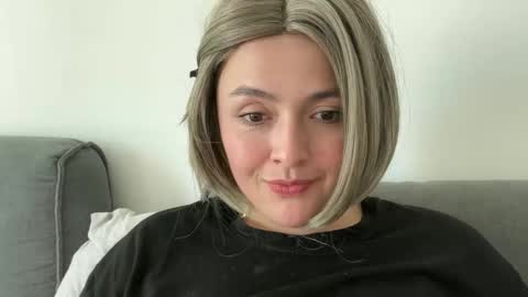emily_morning_dew online show from May 15, 12:30 pm
