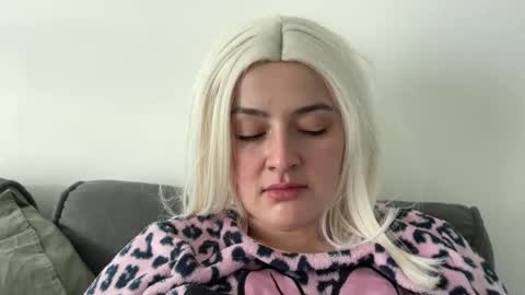 emily_morning_dew online show from November 19, 8:03 am