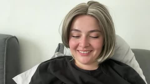 emily_morning_dew online show from May 21, 7:39 am