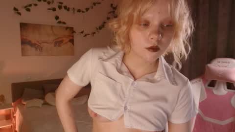 emily_relishh online show from December 3, 1:24 pm