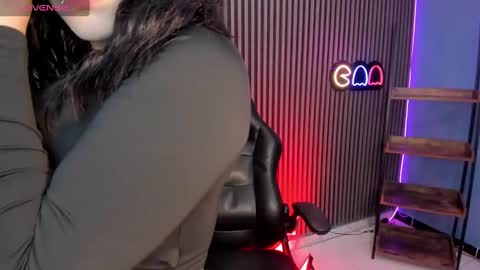 Emily  online show from March 3, 11:36 am