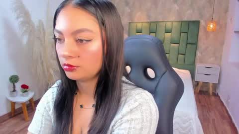 Emily online show from May 31, 1:28 pm