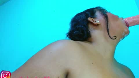 Snapshot of emily_sweet_23 chatting on December 18, 3:15 am Liss online show from December 18, 3:15 am