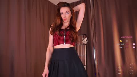 Snapshot of emily_w0w_ chatting on December 25, 7:24 am Lia online show from December 25, 7:24 am