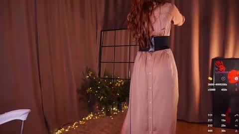 Snapshot of emily_w0w_ chatting on January 1, 1:59 pm Lia online show from January 1, 1:59 pm