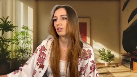 Snapshot of emily_w0w_ chatting on October 4, 5:06 pm Lia online show from October 4, 5:06 pm