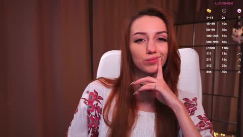 Snapshot of emily_w0w_ chatting on January 17, 8:02 am Lia online show from January 17, 8:02 am