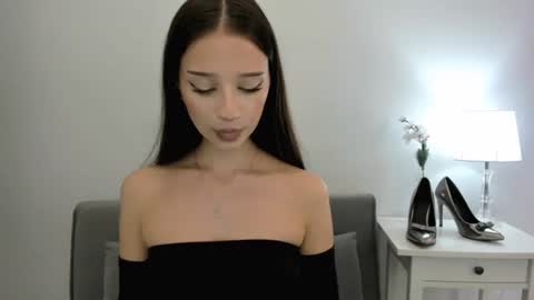 Snapshot of emilycharming chatting on September 30, 8:24 pm EmilyCharming online show from September 30, 8:24 pm