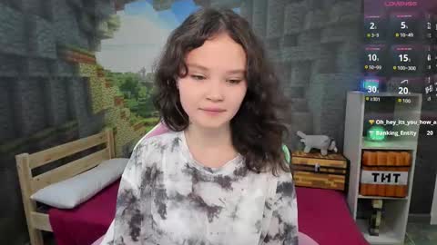 Snapshot of emilychaves chatting on October 14, 6:43 pm Emilyhaves online show from October 14, 6:43 pm