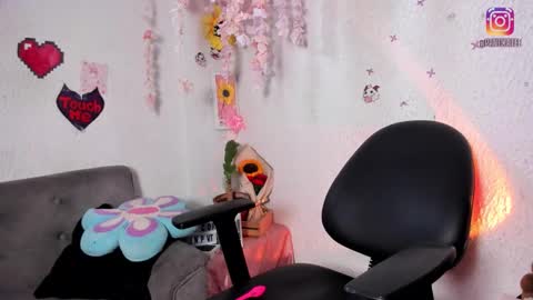 Emily online show from March 24, 8:03 pm