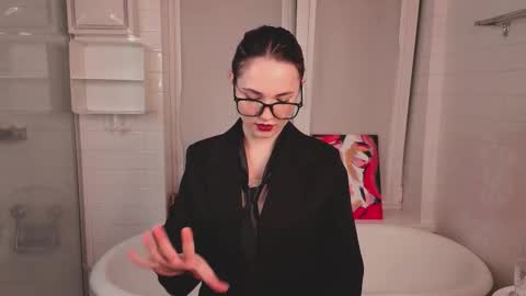 Emily online show from November 24, 6:54 pm