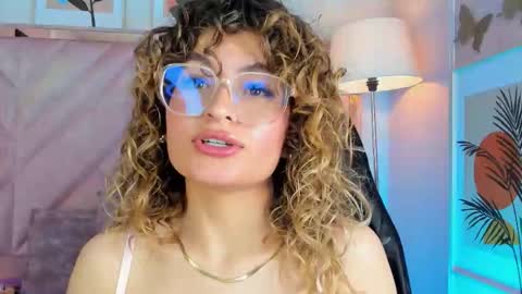 Emilyjonnes  online show from March 18, 8:03 pm