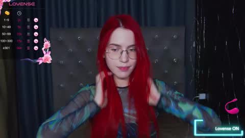 Snapshot of emilykents chatting on September 30, 1:44 am EmilyKents online show from September 30, 1:44 am