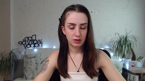 Emyli online show from February 8, 9:04 pm