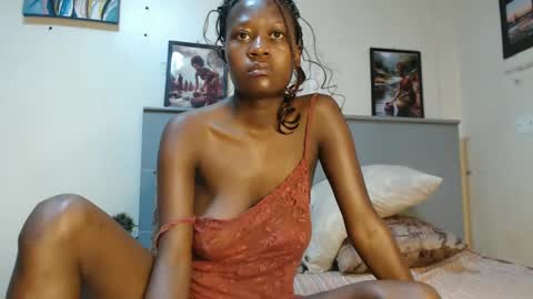 Snapshot of emilyposha chatting on February 16, 5:37 pm Emilly online show from February 16, 5:37 pm