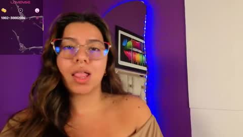 emilyy_cooperr online show from June 4, 12:42 pm